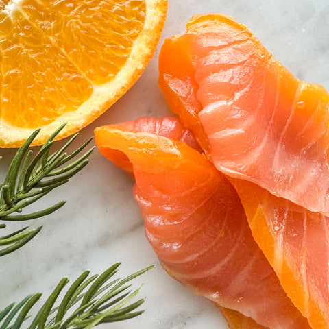 Julgravad lax i skivor